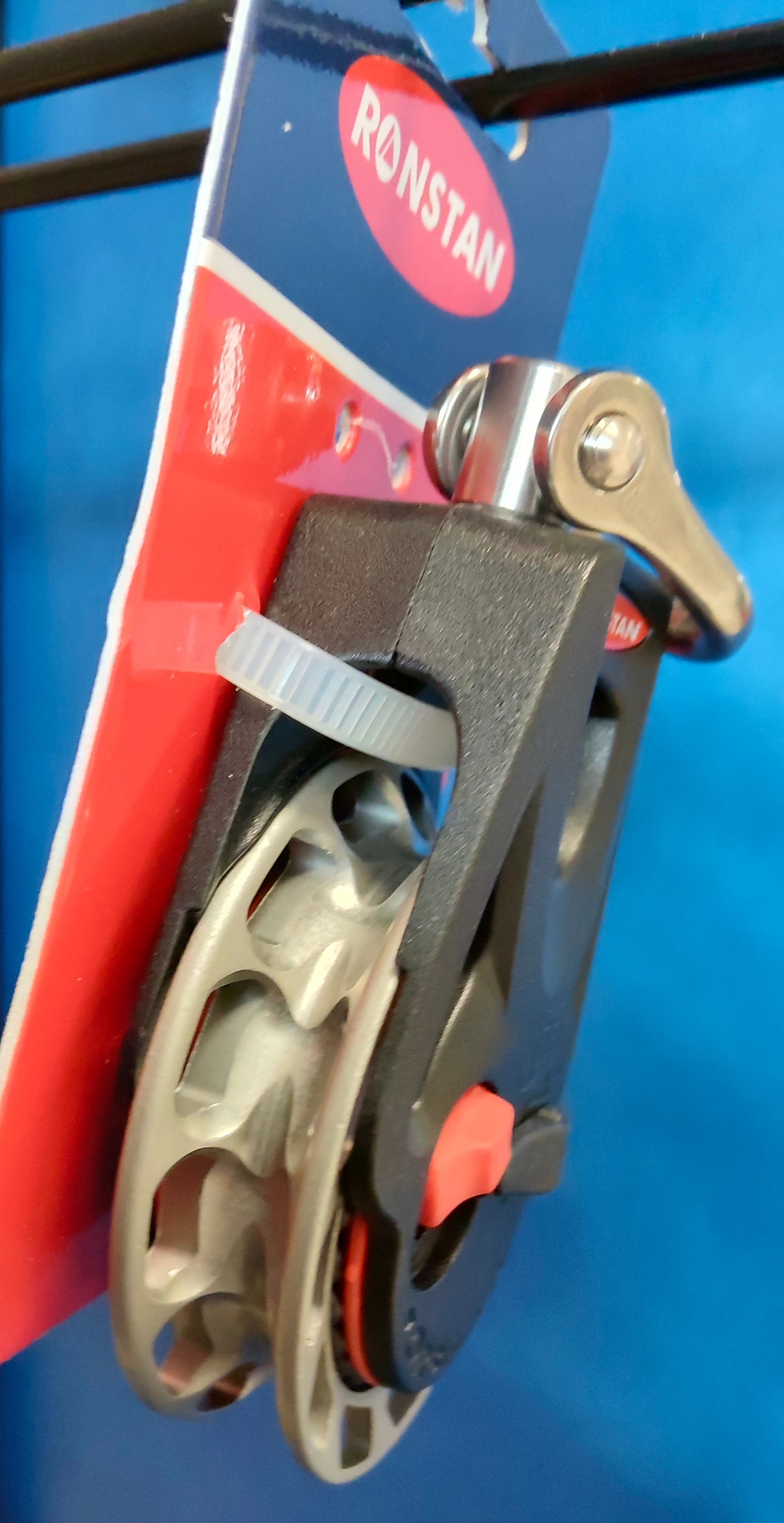 Poulie S55 winch Orbit 55mm avec émerillon Ronstan